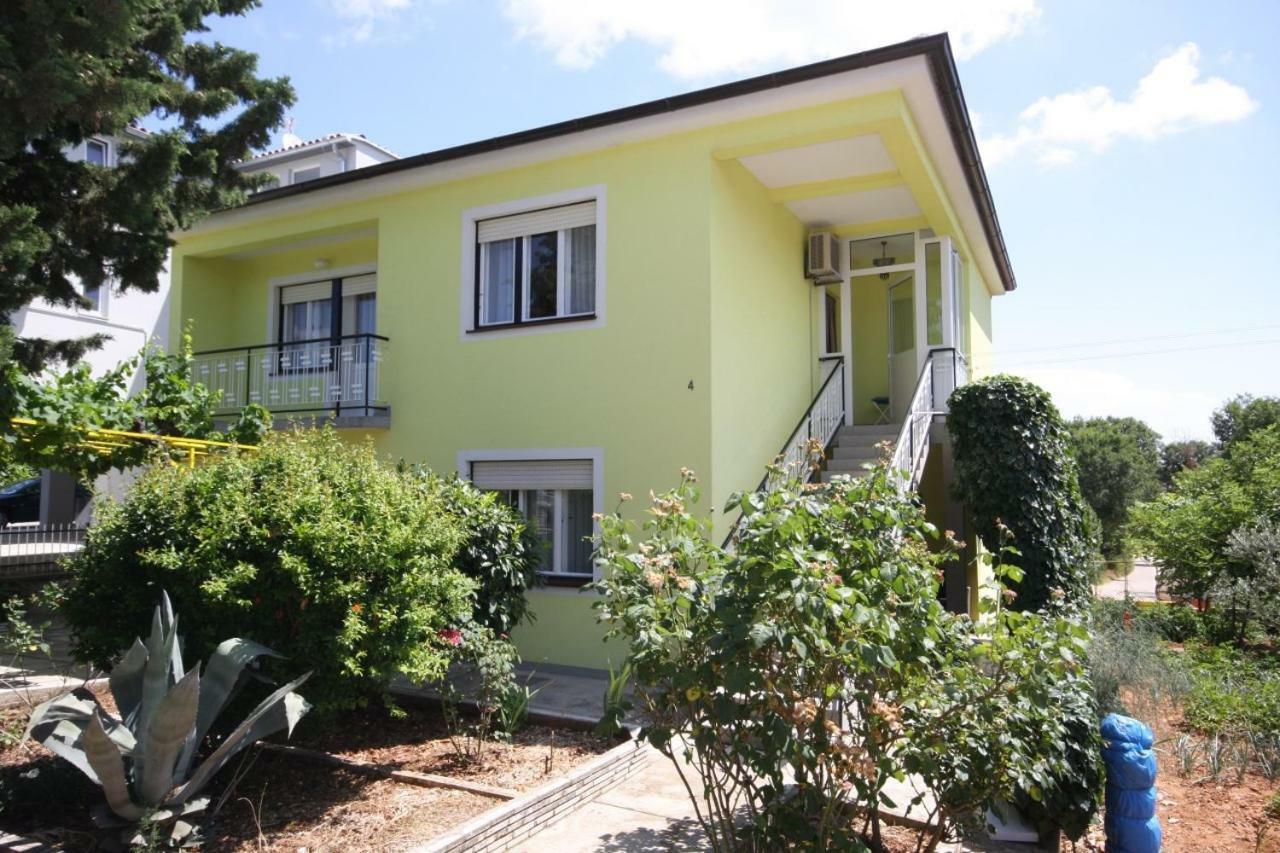 Two Bedroom Apartment, Nice Neighborhood, Free Parking, Wifi Пула Екстериор снимка