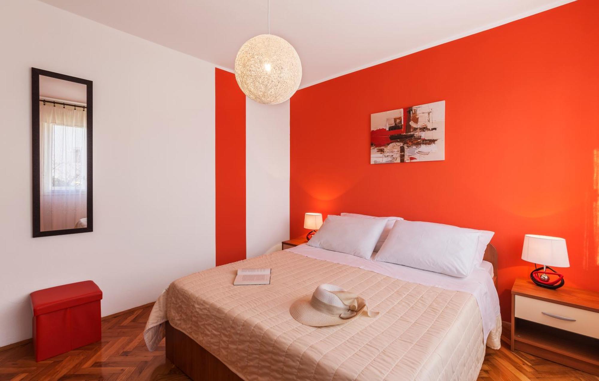 Two Bedroom Apartment, Nice Neighborhood, Free Parking, Wifi Пула Екстериор снимка